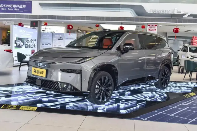 TOYOTA 3X MAX PLATINUM 3X 610 MAX 2025