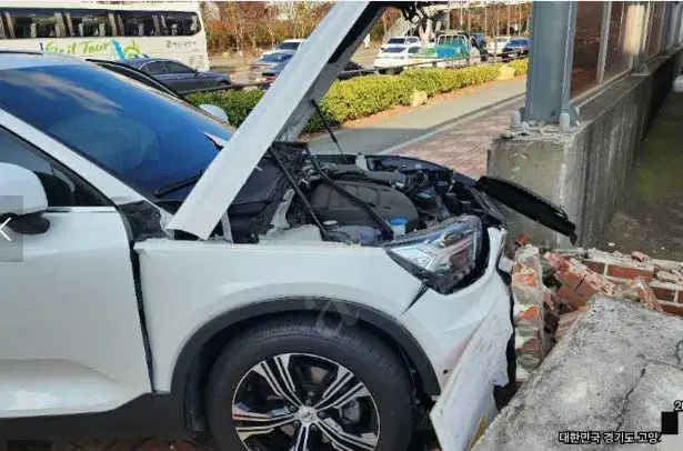 VOLVO XC40B4 AWD 2022