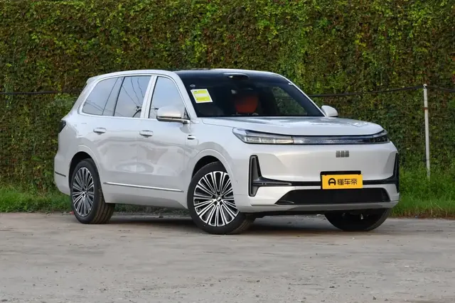 GEELY GALAXY 210 AWD NAVIGATOR 2025