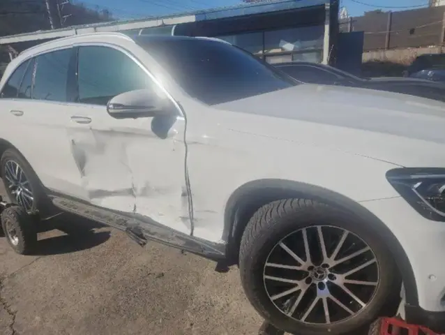 MERCEDES-BENZ GLC 2022