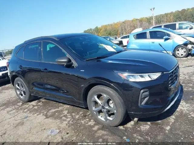 FORD ESCAPE ST-LINE 2023