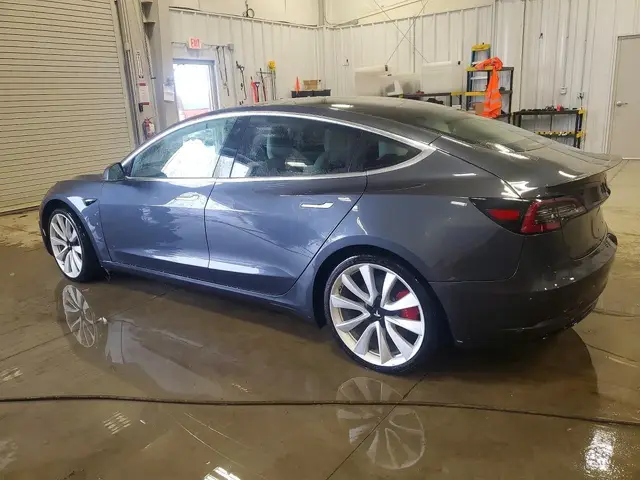 TESLA MODEL 3 PERFOMANCE 2018