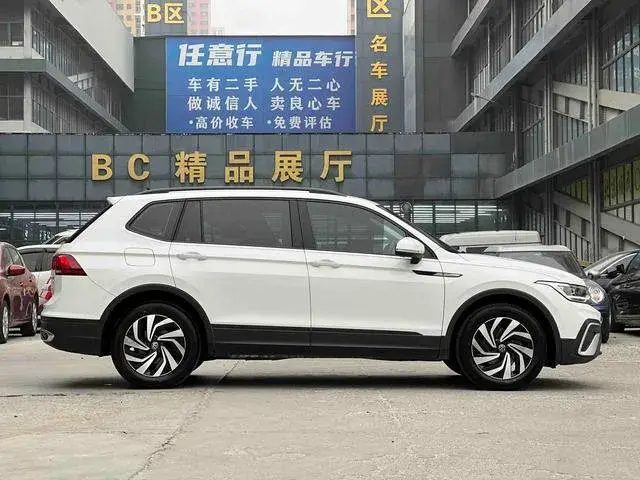 VOLKSWAGEN TIGUAN L 2022