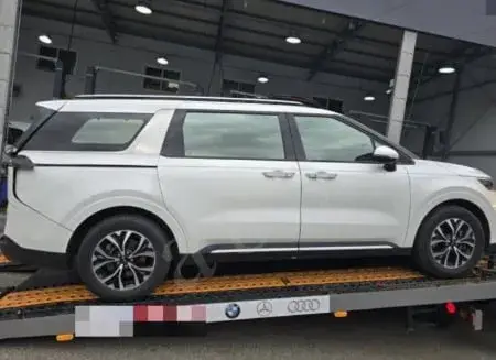 KIA CARNIVAL SIGNATURE 2023