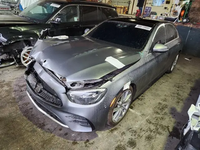 MERCEDES-BENZ E-CLASS 2022
