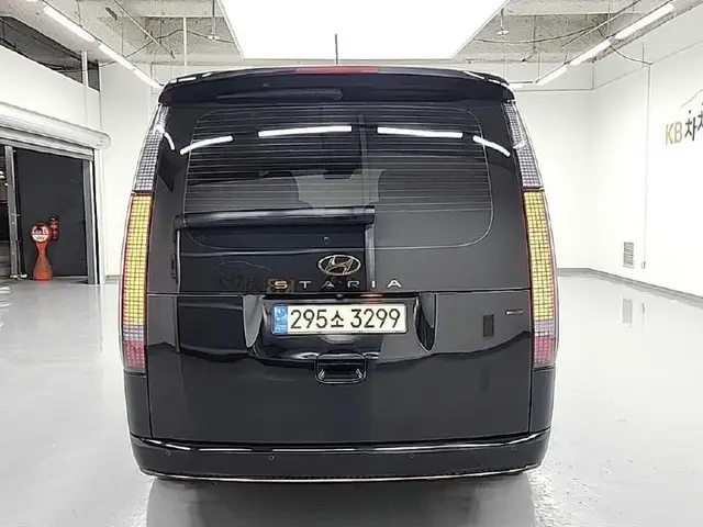 HYUNDAI STARIA LOUNGE STARIA 4WD LOUNGE 7-SEATER 2021