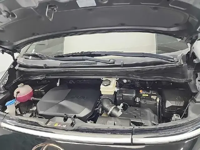 HYUNDAI STARIA LOUNGE STARIA 4WD LOUNGE 7-SEATER 2021