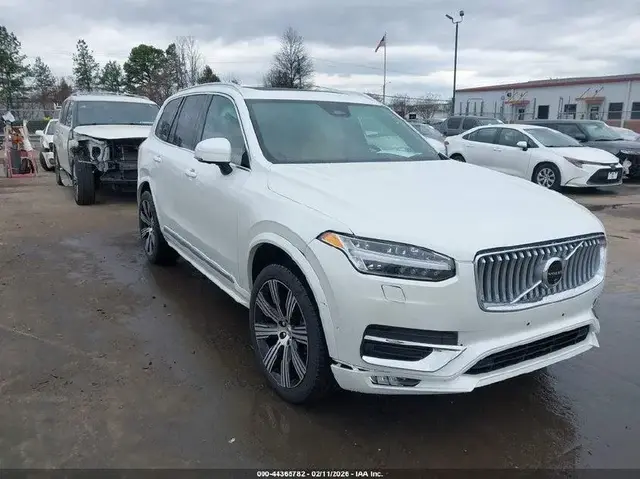 VOLVO XC90 2024