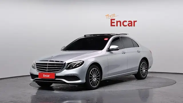 MERCEDES-BENZ W213 E300 4MATIC 2019