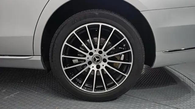 MERCEDES-BENZ W213 E300 4MATIC 2019