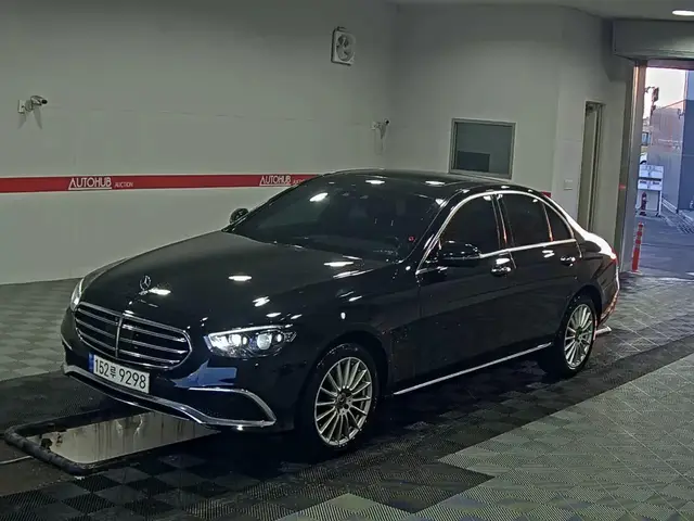 MERCEDES-BENZ W213 E220D 4MATIC 2020