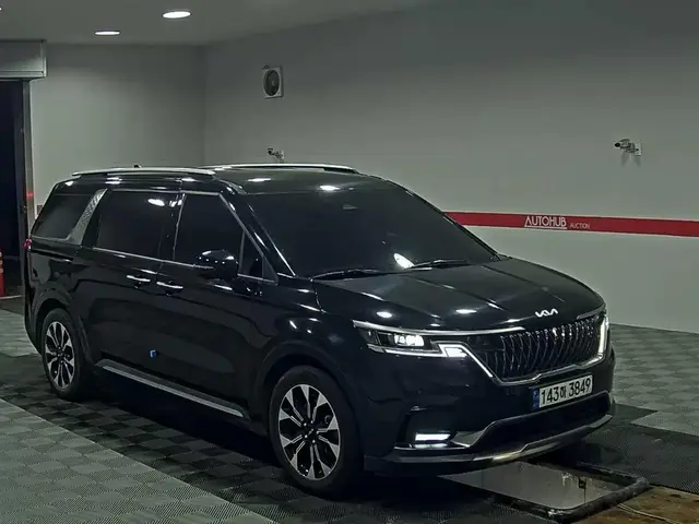 KIA CARNIVAL 9-SEATER DIESEL NOBLESSE 2023