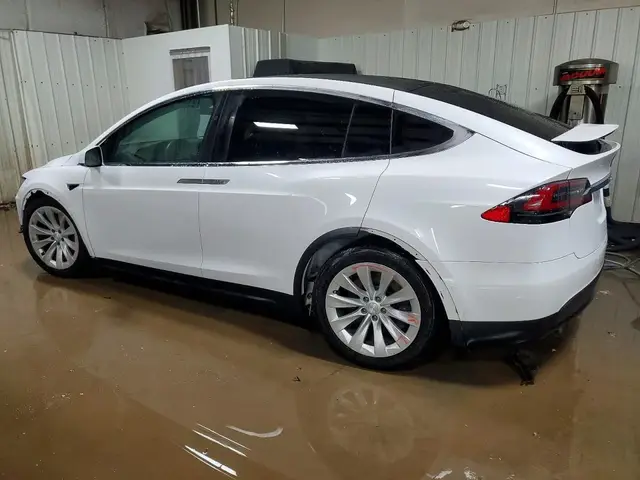 TESLA MODEL X 2020