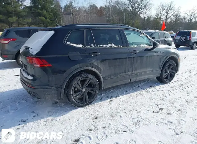 VOLKSWAGEN TIGUAN SE R-LINE BLACK 2024