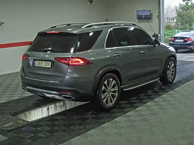 MERCEDES-BENZ GLE 300D 2022
