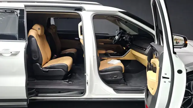 KIA CARNIVAL 9-SEATER SIGNATURE 2021