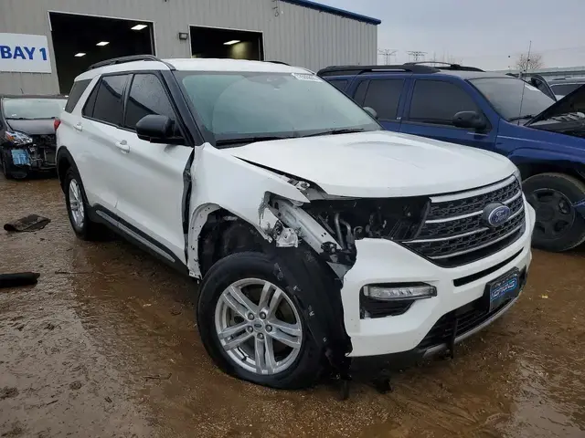 FORD EXPLORER XLT 2023