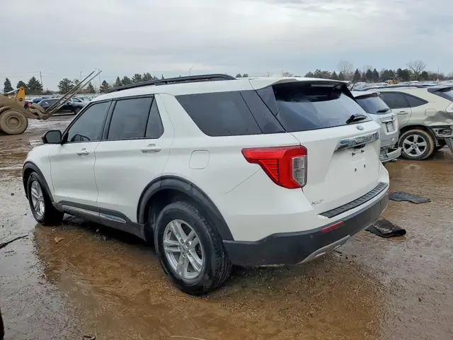 FORD EXPLORER XLT 2023