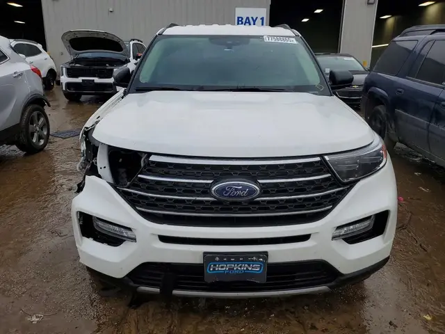 FORD EXPLORER XLT 2023