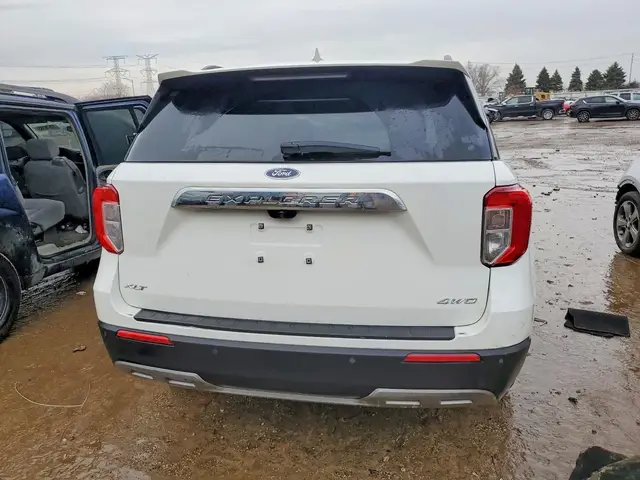 FORD EXPLORER XLT 2023
