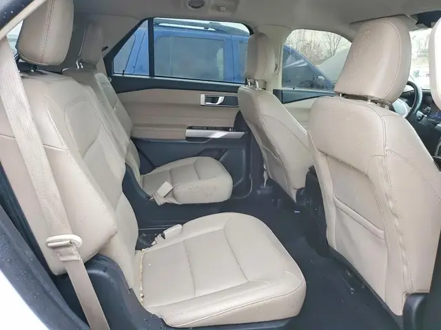FORD EXPLORER XLT 2023
