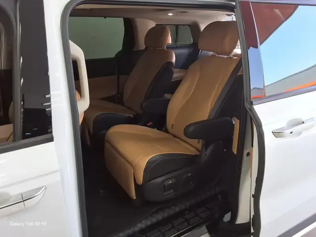 KIA CARNIVAL SIGNATURE 2023
