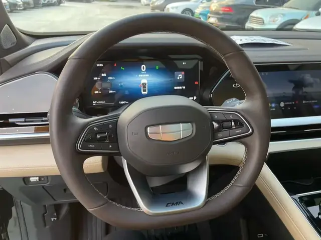GEELY XINGYUE L МАКСИМАЛЬНАЯ С ПРОЕКЦИЕЙ И АКУСТИКОЙ BOSE 2025