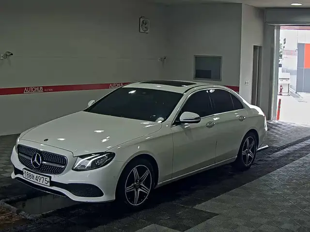 MERCEDES-BENZ E-CLASS 2019