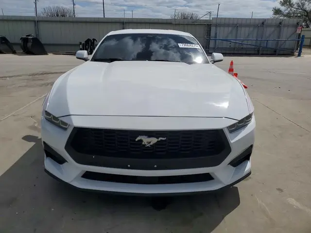 FORD MUSTANG 2023