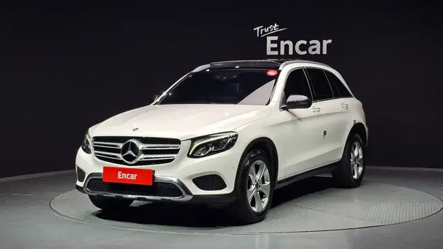 MERCEDES-BENZ GLC ПАНОРАМА LED ПОДОГРЕВЫ ПАМЯТЬ СИДЕНИЙ АССИСТЕНТЫ ВОДИТЕЛЮ И ДРУГИЕ ОПЦИИ 2018
