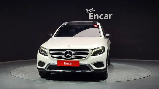 MERCEDES-BENZ GLC ПАНОРАМА LED ПОДОГРЕВЫ ПАМЯТЬ СИДЕНИЙ АССИСТЕНТЫ ВОДИТЕЛЮ И ДРУГИЕ ОПЦИИ 2018