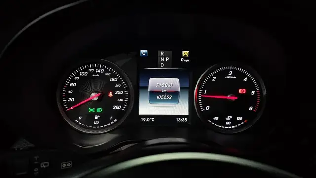 MERCEDES-BENZ GLC ПАНОРАМА LED ПОДОГРЕВЫ ПАМЯТЬ СИДЕНИЙ АССИСТЕНТЫ ВОДИТЕЛЮ И ДРУГИЕ ОПЦИИ 2018