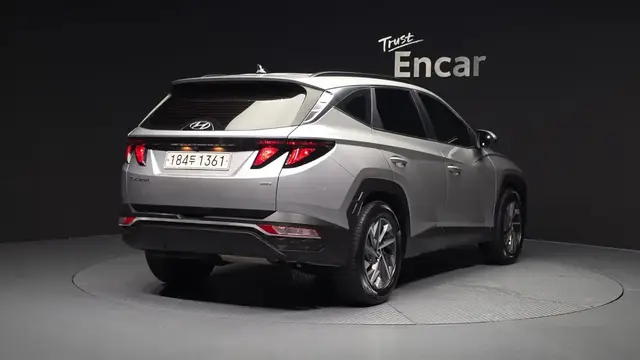 HYUNDAI TUCSON КОЖАНЫЕ СИДЕНИЯ С ПОДОГРЕВОМ И ВЕНТИЛЯЦИЕЙ АДАПТИВНЫЙ КРУИЗ АССИСТЕНТЫ ВОДИТЕЛЮ РАСШИРЕННАЯ МУЛЬТИМЕ 2022