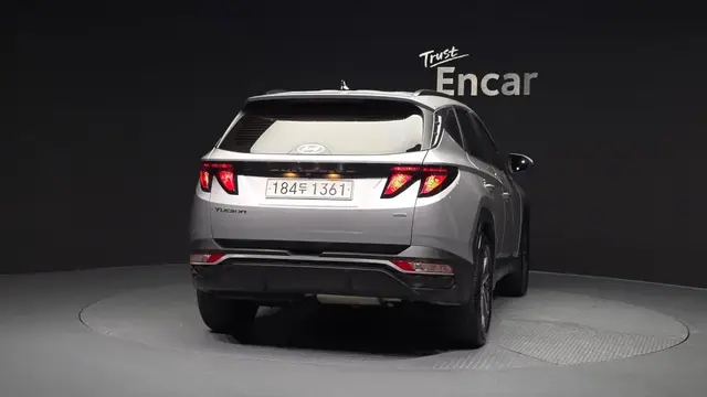 HYUNDAI TUCSON КОЖАНЫЕ СИДЕНИЯ С ПОДОГРЕВОМ И ВЕНТИЛЯЦИЕЙ АДАПТИВНЫЙ КРУИЗ АССИСТЕНТЫ ВОДИТЕЛЮ РАСШИРЕННАЯ МУЛЬТИМЕ 2022