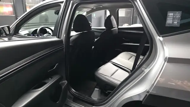 HYUNDAI TUCSON КОЖАНЫЕ СИДЕНИЯ С ПОДОГРЕВОМ И ВЕНТИЛЯЦИЕЙ АДАПТИВНЫЙ КРУИЗ АССИСТЕНТЫ ВОДИТЕЛЮ РАСШИРЕННАЯ МУЛЬТИМЕ 2022