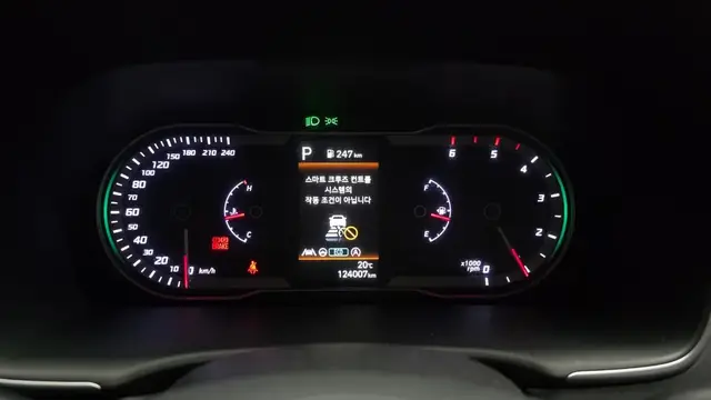 HYUNDAI TUCSON КОЖАНЫЕ СИДЕНИЯ С ПОДОГРЕВОМ И ВЕНТИЛЯЦИЕЙ АДАПТИВНЫЙ КРУИЗ АССИСТЕНТЫ ВОДИТЕЛЮ РАСШИРЕННАЯ МУЛЬТИМЕ 2022