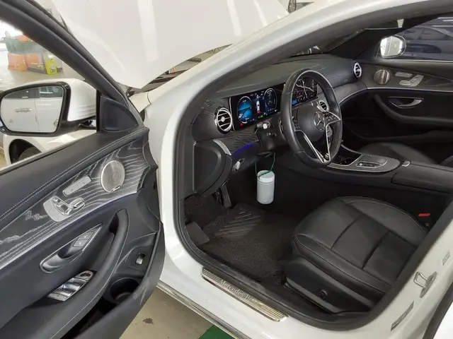 MERCEDES-BENZ E-CLASS 2023
