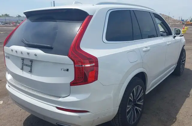 VOLVO XC90 T5 MOMENTUM 7 PASSENGER 2021