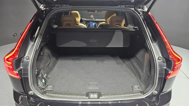 VOLVO XC-60 GEN D5 МАКСИМАЛЬНАЯ АКУСТИКА BOWERS&WILKINS КАМЕРЫ 360 ПРОЕКЦИЯ НА ЛОБОВОЕ СТЕКЛО ПАНОРАМА ПОДОГРЕВ ВСЕХ СИ 2018