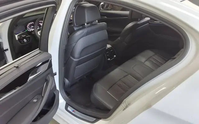 BMW 5 SERIES 2023