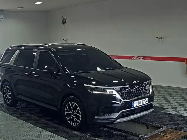KIA CARNIVAL 9 2023