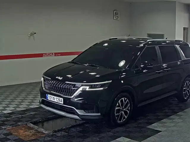 KIA CARNIVAL 9 2023