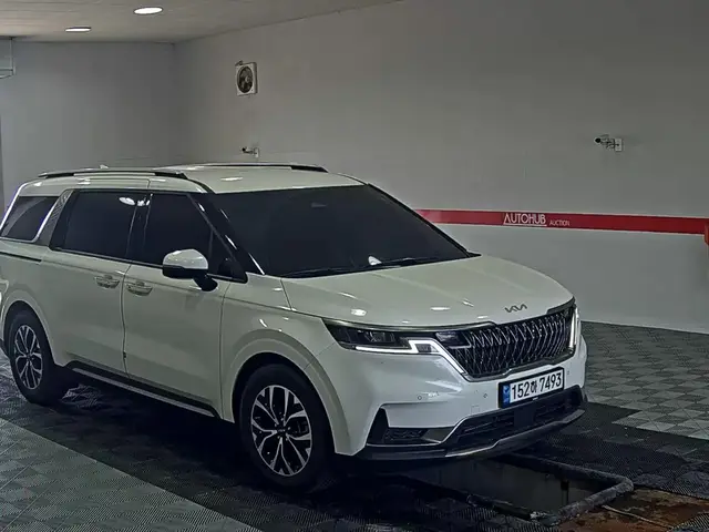 KIA CARNIVAL 9 2023