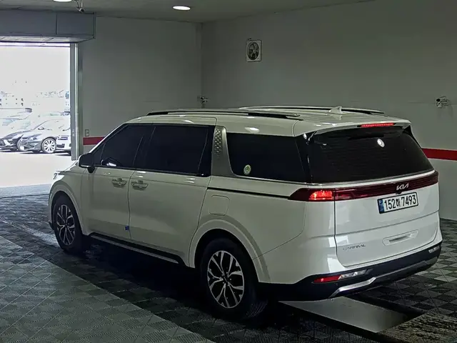 KIA CARNIVAL 9 2023