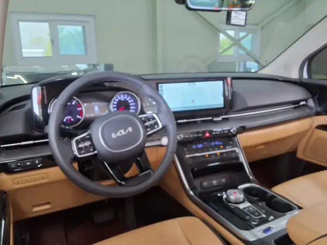 KIA CARNIVAL 9 2023