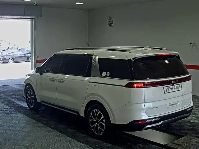 KIA CARNIVAL 9 2022