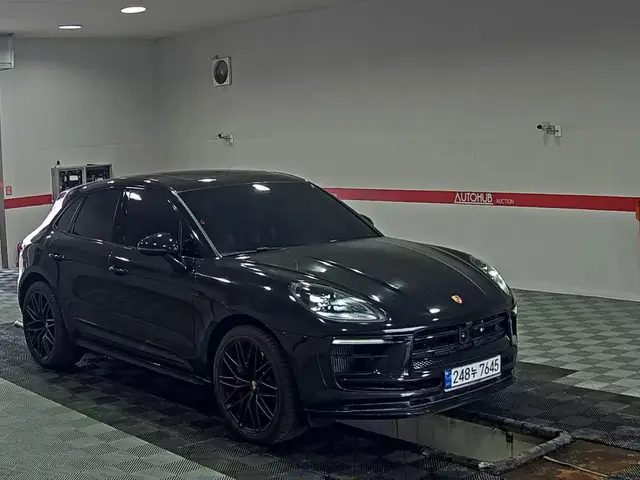 PORSCHE MACAN 2023