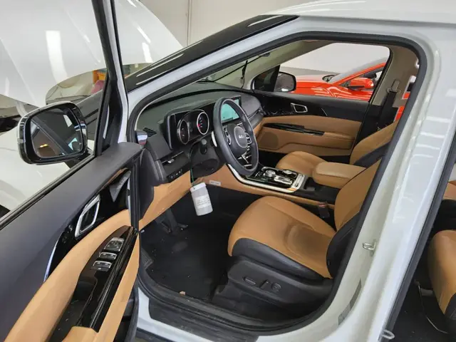 KIA CARNIVAL 2023