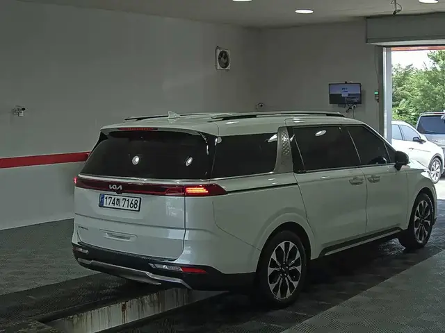 KIA CARNIVAL 2023