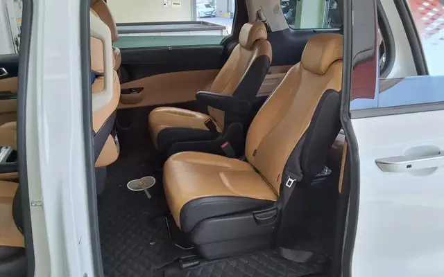KIA CARNIVAL 2023